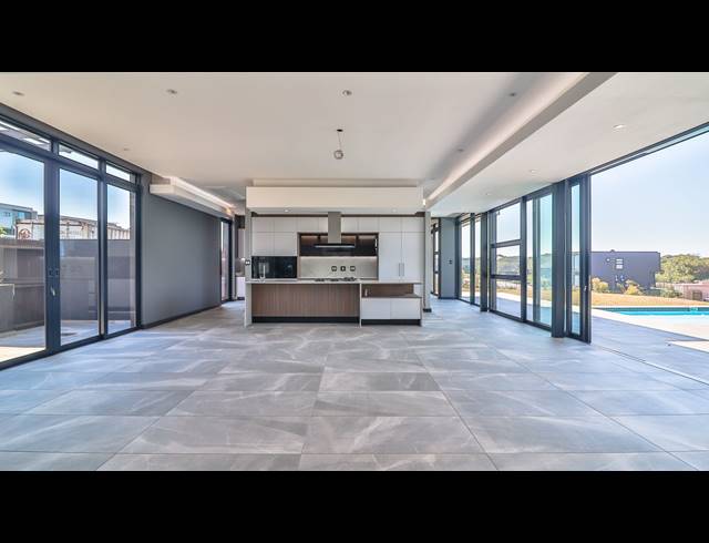 5 BEDROOM FREESTANDING FOR SALE IN UMHLANGA RIDGE